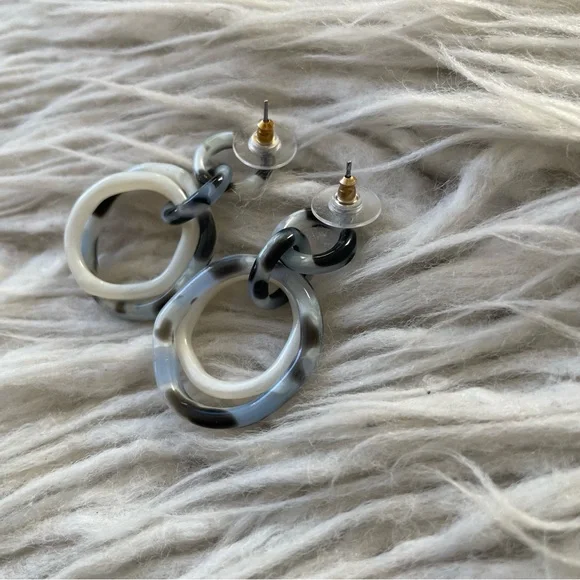 Lele Sadoughi Small Twig Banded Blue Opal White Marble Acetate Dangle Hoops EUC - Picture 7 of 9